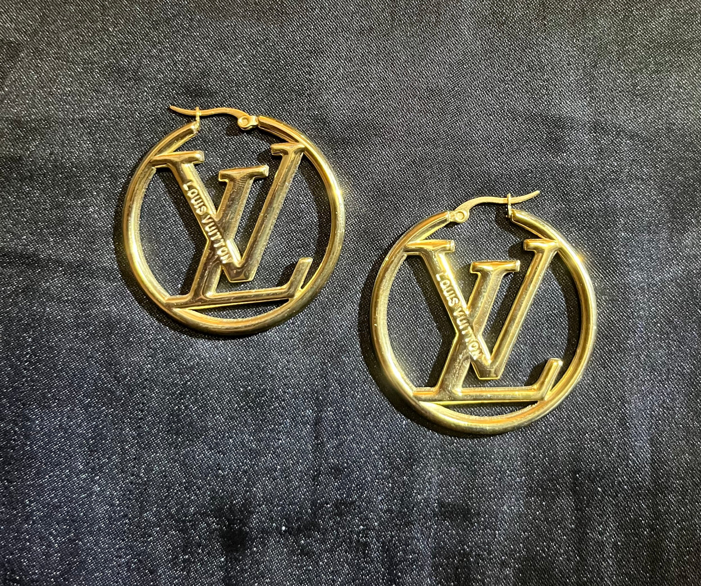 THESE LIL' HOOPS
